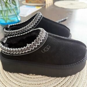 UGG Women's Black Slippers with Gray Accents